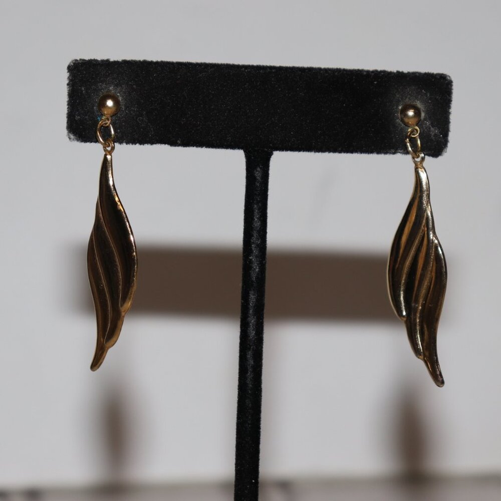 💛✨ Vintage Gold Dangle Earrings · Post · 1.75" Tall · classic elegant shine